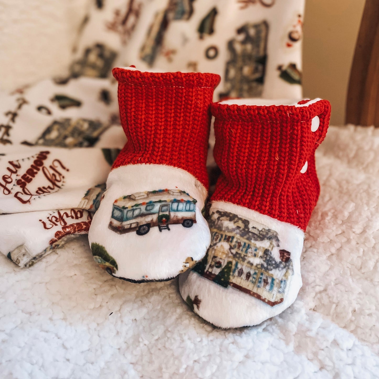 Pantoufles douces et chaudes "Y'a des boules dans le sapin/tricot rouge" 3-5 jrs ouv.