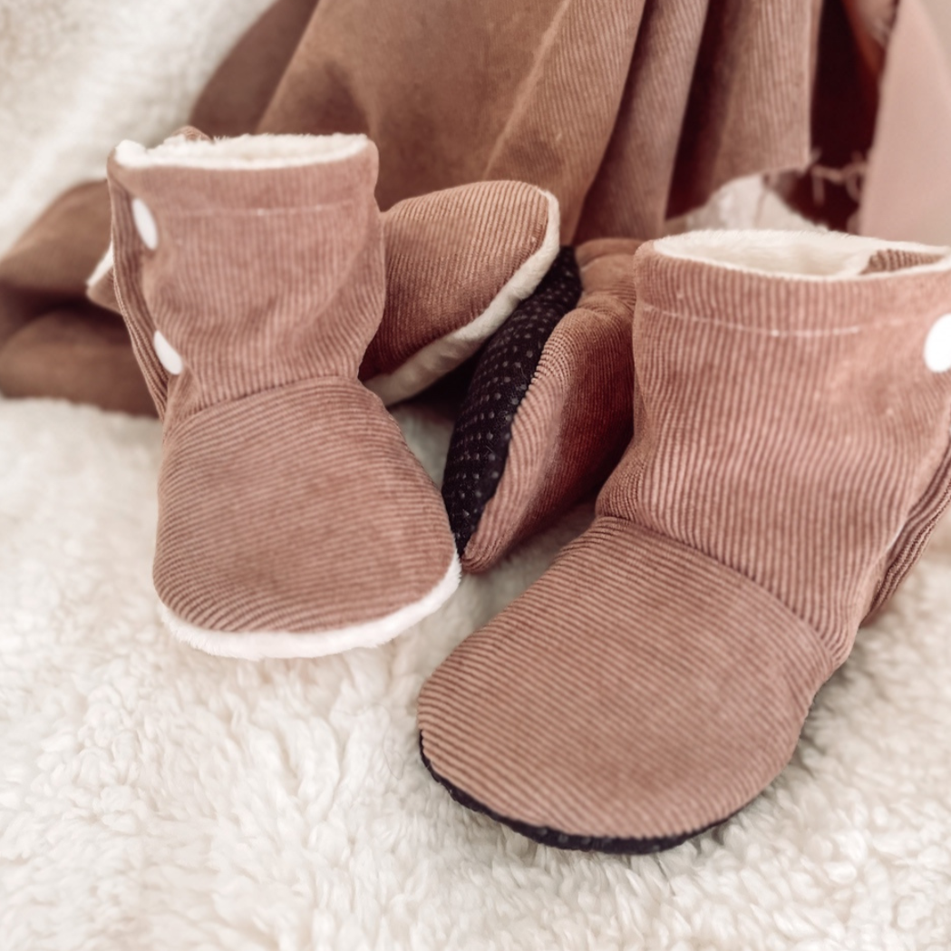 Soft and warm slippers “Taupe velvet” On command