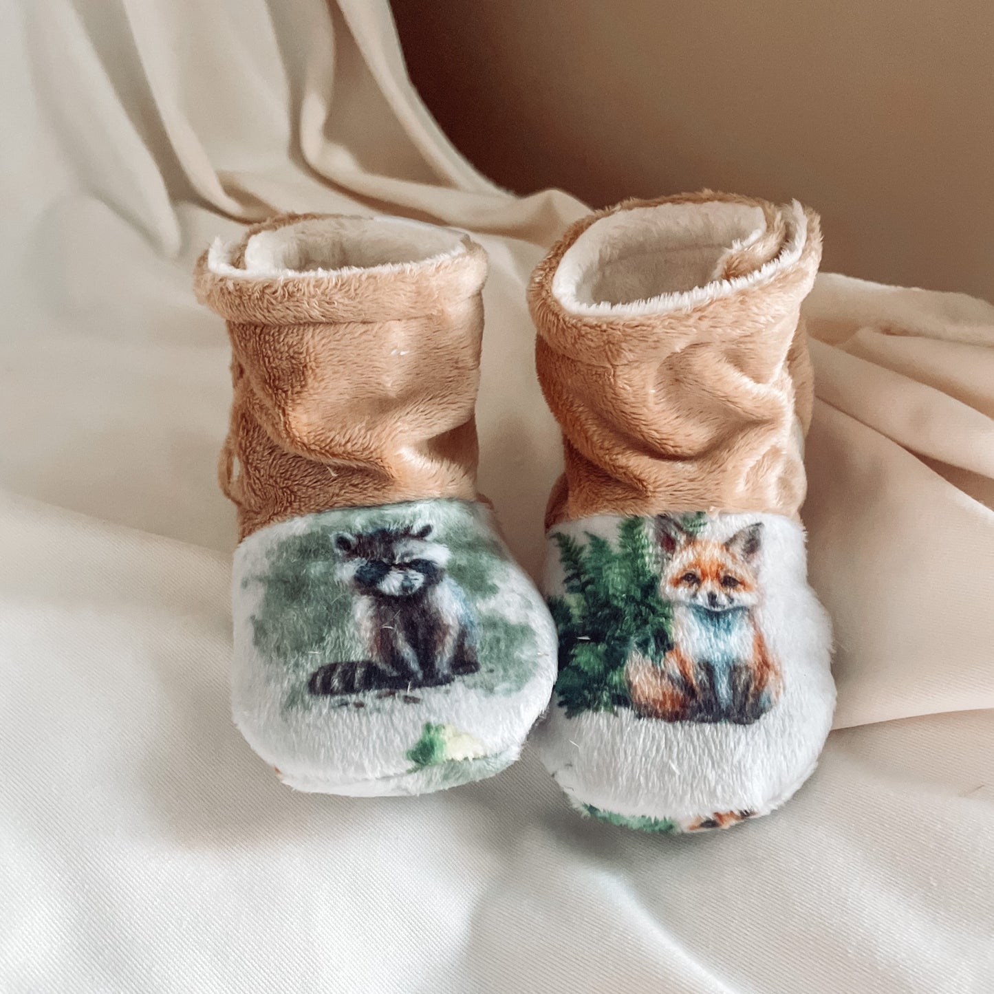 Soft and warm slippers "My raccoon Pal/smooth caramel" On command