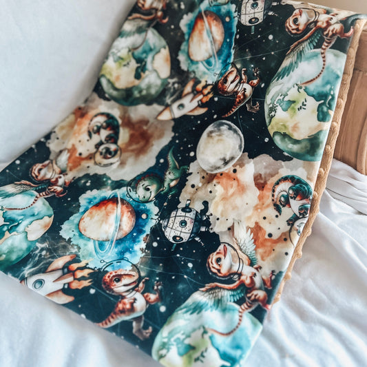 Couverture en Minky « Space dinos 🦖🪐/ bulles caramel"