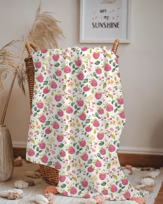 *À venir bientôt* Couverture en Minky « Champs de framboises/ bulles rosewater »