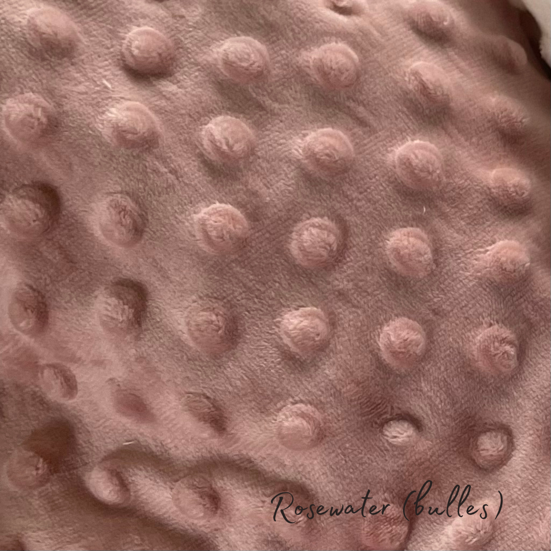 *À venir bientôt* Couverture en Minky « Champs de framboises/ bulles rosewater »